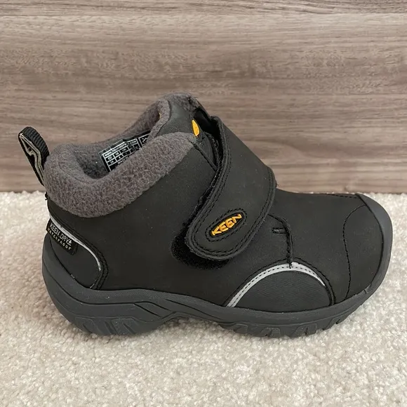 KEEN NWT toddler boy size 8 Kootenay III insulated waterproof black boots.