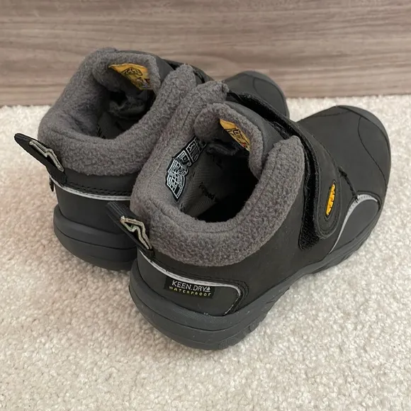 KEEN NWT toddler boy size 8 Kootenay III insulated waterproof black boots.