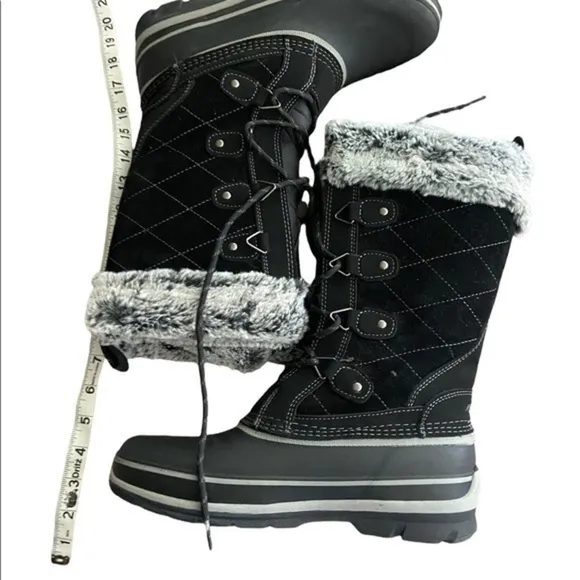 Khombu Winter Boots, warm lace up boots as 9