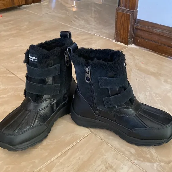 Kookaburra  by Ugg winter boots