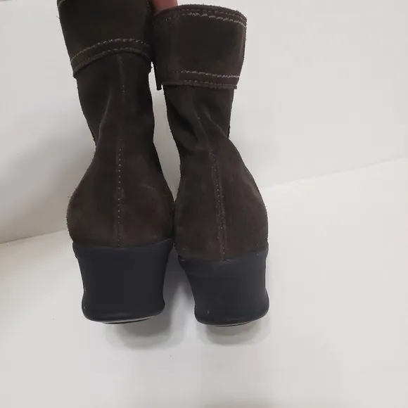 La Canadienne Finley Suede Wedge Ankle Boots Size 6.5 M