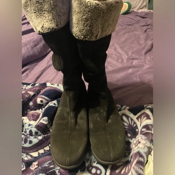 La Canadienne Trevis Waterproof Black Suede Boots Faux Fur Lined Size 8M