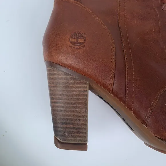 Lace up tall boots TIMBERLAND