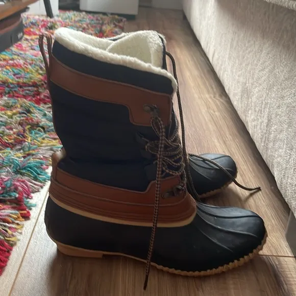 Lands End insulated winter boots