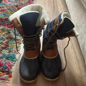 Lands End insulated winter boots