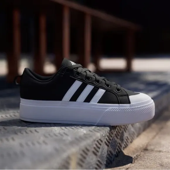 LIKE NEW ADIDAS Bravada 2.0 Platform Shoes!