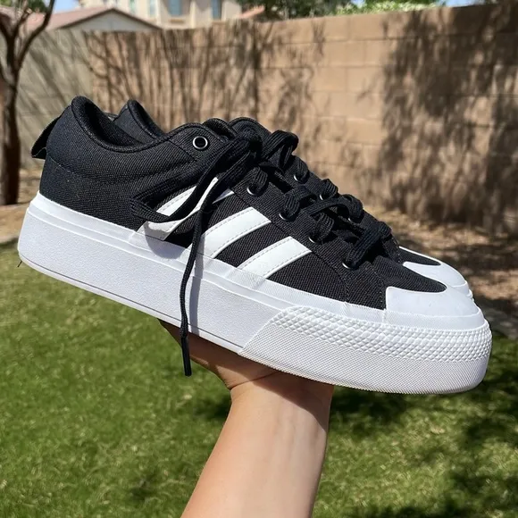 LIKE NEW ADIDAS Bravada 2.0 Platform Shoes!
