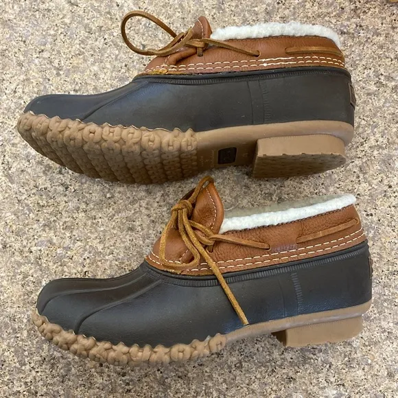 L.L. Bean Fuzzy Lined Upper Rubber Leather Moc 6 M CM Low Duck