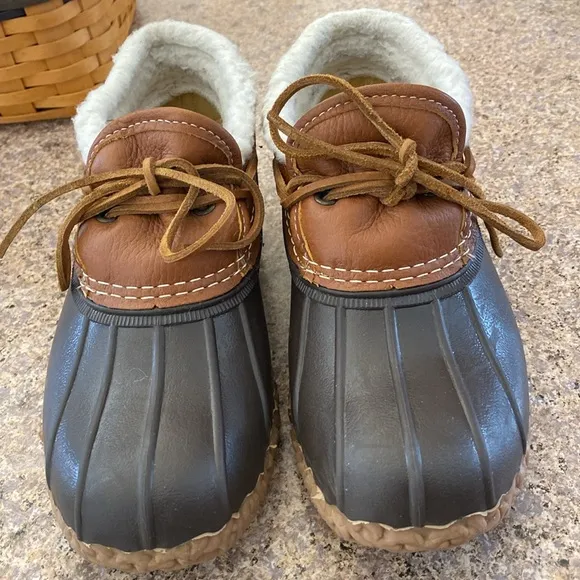 L.L. Bean Fuzzy Lined Upper Rubber Leather Moc 6 M CM Low Duck