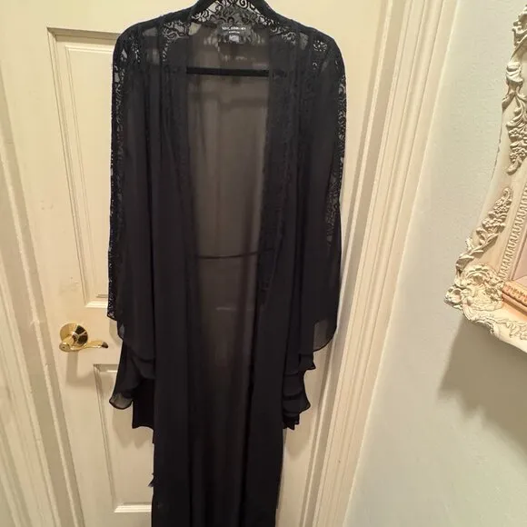 LOVE, Courtney By Basty Gal Black Kimono Size S