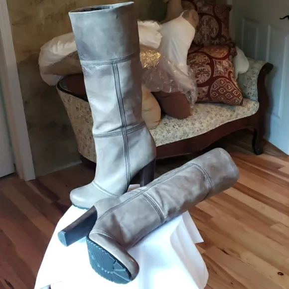 Luca Stefani Luxury Leather Pull-on Boots Color Mocha warm hues New