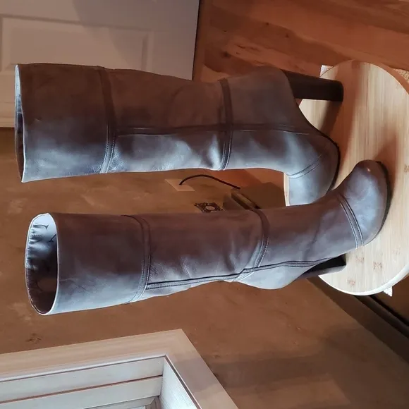 Luca Stefani Luxury Leather Pull-on Boots Color Mocha warm hues New