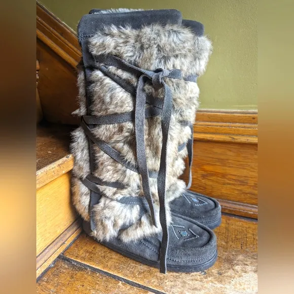 Manitobah Tall Wrap Mukluks 11 Charcoal Grey Suede Fur Beaded Natuve Boots 10