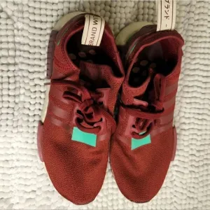 Maroon adidas nmd r1 size 8