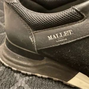Mens and women can wear this company mallet