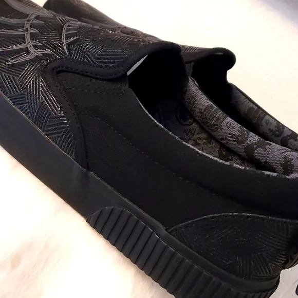 Mens Black Panther Canvas Sneaker