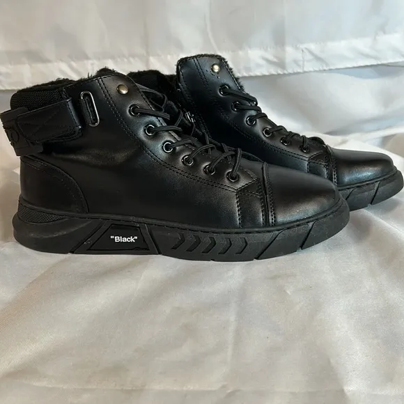 Men's British Style High Top Zippered, Plush Lined Leather Boots. Size 13. NWT