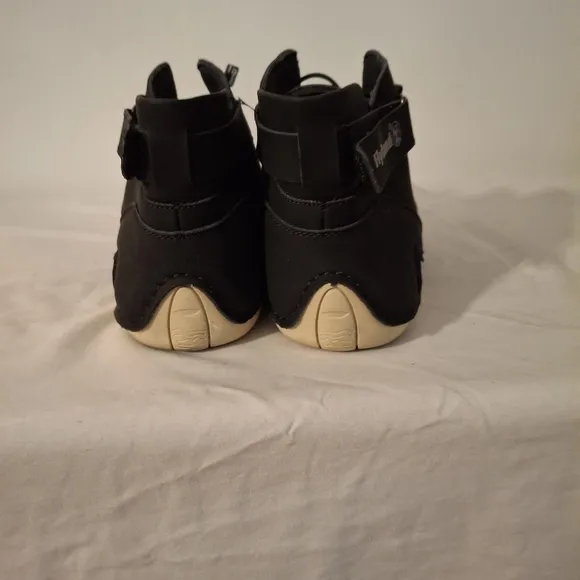 Men's Flyland Chukka Black Men's Shows