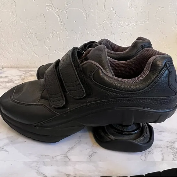Mens Legend Velcro Z-Coil Shoes