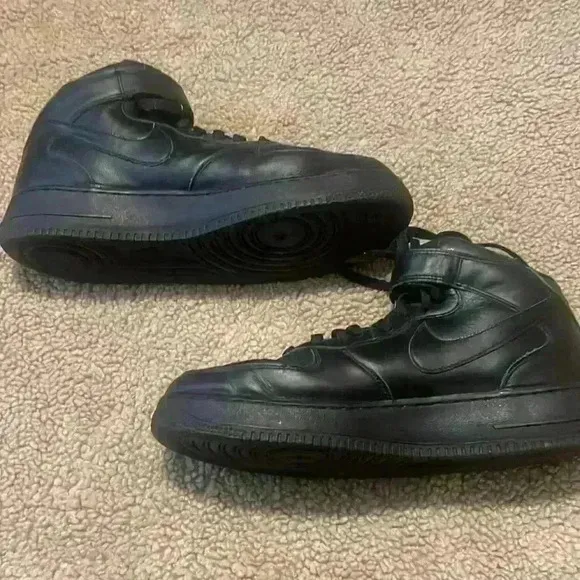 Men’s Nike Air Force 1’s Mid Triple All Black Shoes Size 12