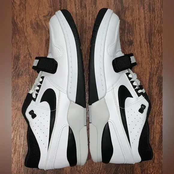 Mens Nike Air Forces shoes sneakers
