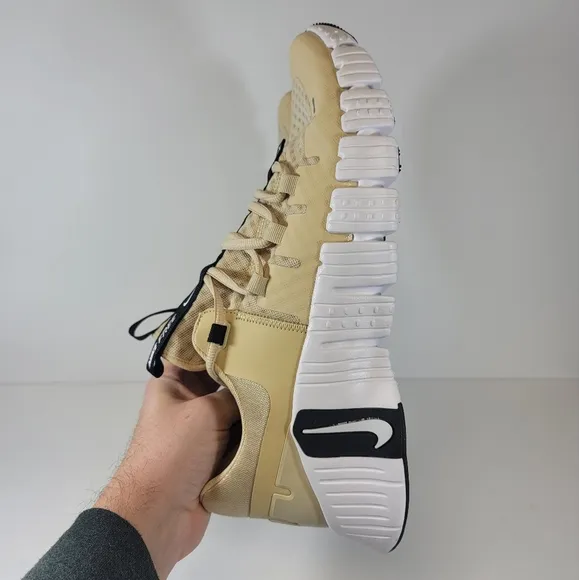 Mens Nike Free Metcon 5 TB Vegas Gold White Mens Training Shoes FN6616-701