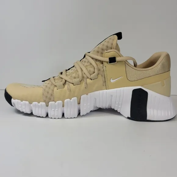 Mens Nike Free Metcon 5 TB Vegas Gold White Mens Training Shoes FN6616-701