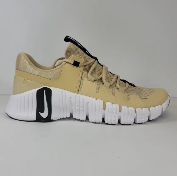 Mens Nike Free Metcon 5 TB Vegas Gold White Mens Training Shoes FN6616-701