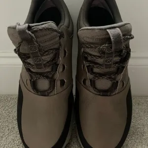 Men’s Teva Arrowood 2 waterproof lace up shoes sneakers hikers featherweight 11