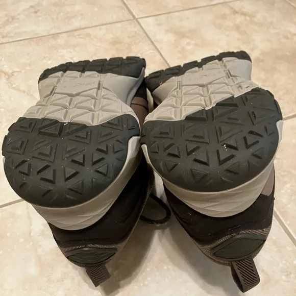 Men’s Teva Arrowood 2 waterproof lace up shoes sneakers hikers featherweight 11