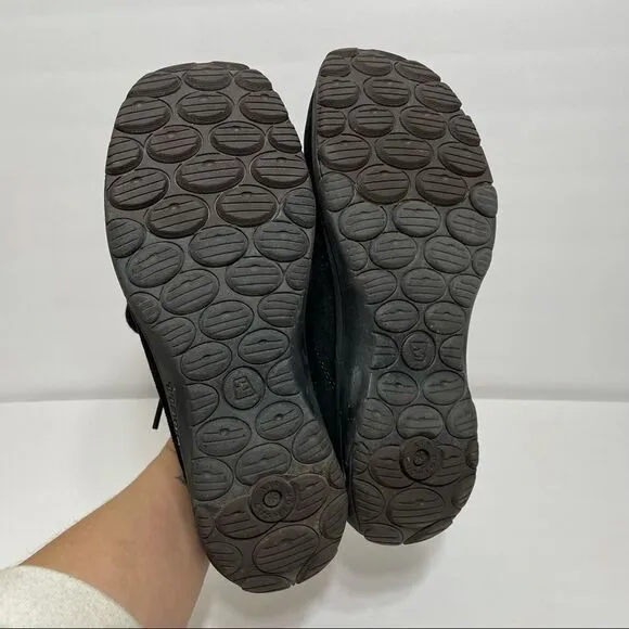 Merrell Black Suede Women’s Hiking Shoes With Faux Sherpa And Tweed Accents