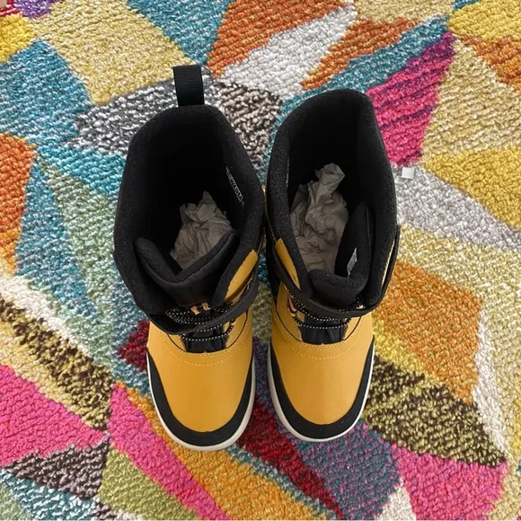 Merrell Kids Snowstorm Yellow and Black Winter Boots Size 2