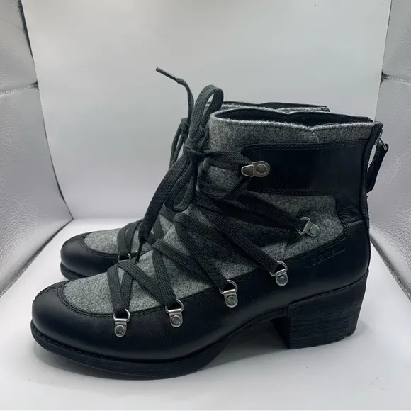 Merrell Women's Shiloh II Warm Black Leather Gray Felt Zip Boots Size 9