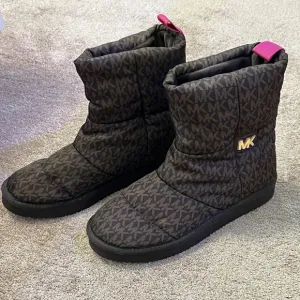 Michael Kors Brown and Pink Winter Boots | Warm Fleece | Size 8 | Never Used