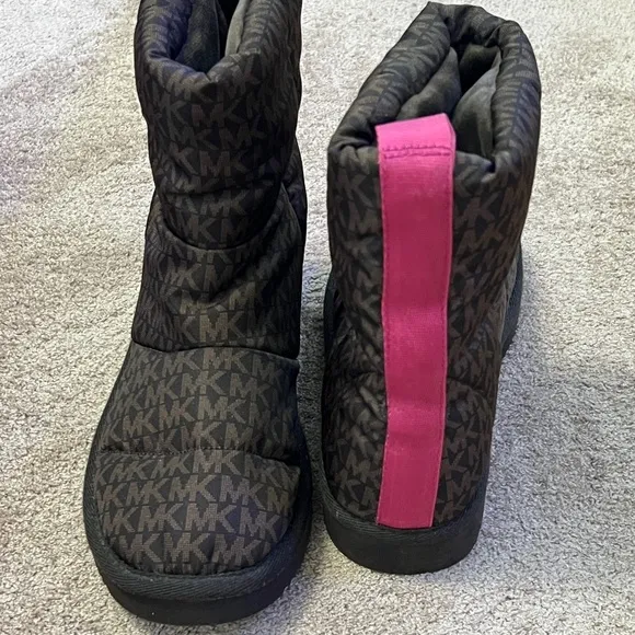 Michael Kors Brown and Pink Winter Boots | Warm Fleece | Size 8 | Never Used