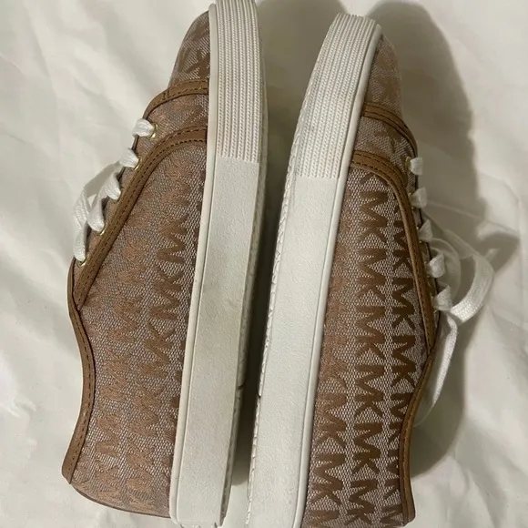 Michael‎ Kors Medici Lace MK Signature Sneakers women’s size 4 Tan/Gold