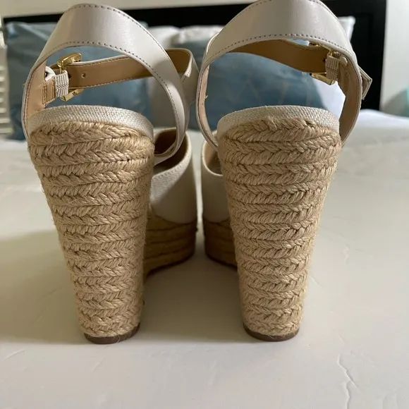 MICHAEL Michael Kors Women’s Penelope Wedge Canvas Shoes Size 9 NEW
