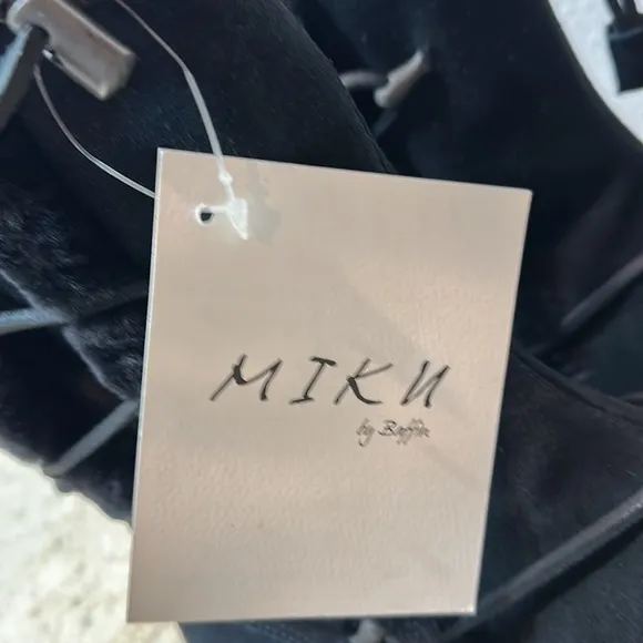 MIKN by Baffin Kamala Black Suede Winter Boots Women's size 11