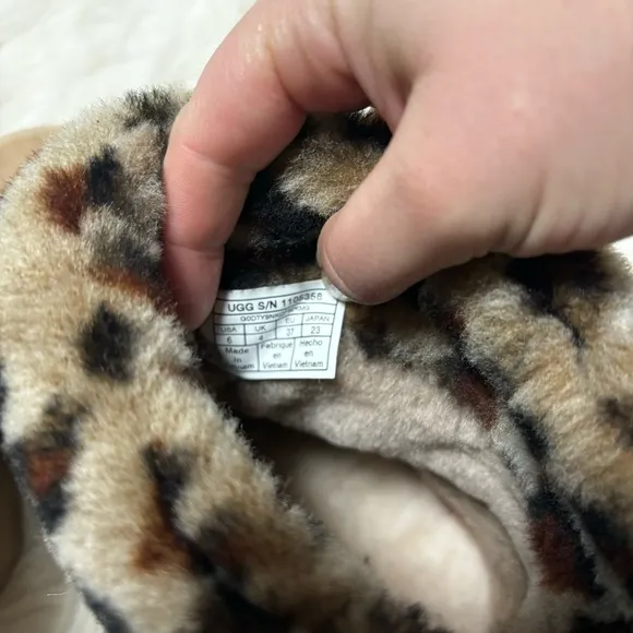 Mini Quilted Fluff Leopard Print Ugg Boots size 6 Warm Sheepskin Winter Boots