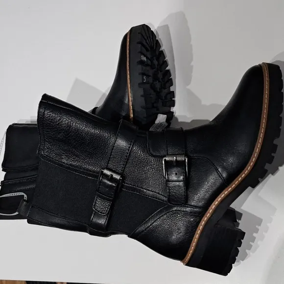 Naturalizer Tex Boot in Black