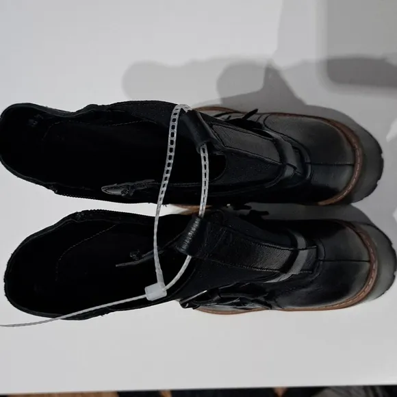 Naturalizer Tex Boot in Black