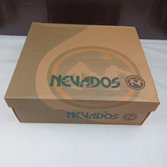 Nevados‎ men's Arkley Waterproof and Insulated boots Sz 11