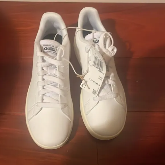 New ADIDAS ADVANTAGE WHITE / BLACK KIDS  LACE SHOES SNEAKERS