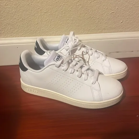 New ADIDAS ADVANTAGE WHITE / BLACK KIDS  LACE SHOES SNEAKERS
