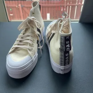 NEW adidas Nizza Platform Lace Up Mid Shoes Wonder White Size 10