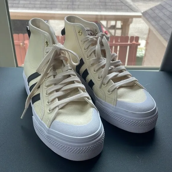 NEW adidas Nizza Platform Lace Up Mid Shoes Wonder White Size 10