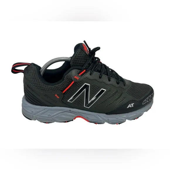 New Balance 573 All Terrain Shoes Men 10 4E Green Athletic Trail Running Hiking