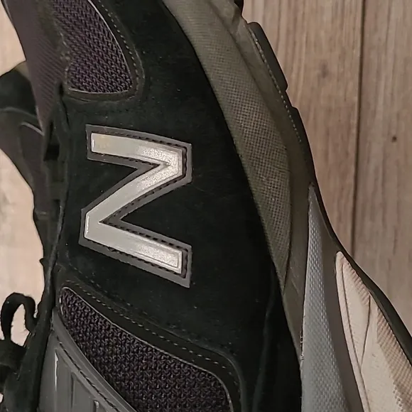 NEW BALANCE 990v5 Black Grey Colorway Sz‎ 12 Mens Shoes Sneakers USA