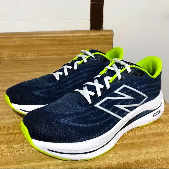 New Balance Fuelcell Walker Elite Size 8 Men