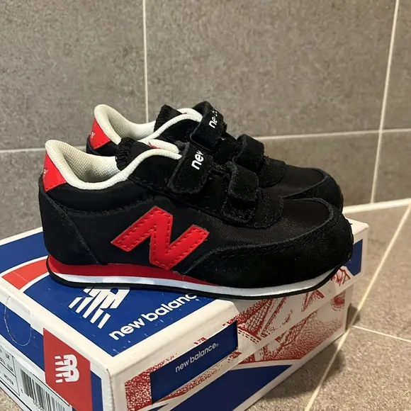 New Balance KE410KRI shoes sneakers 410 hook and loop Toddlers Boys Size 6